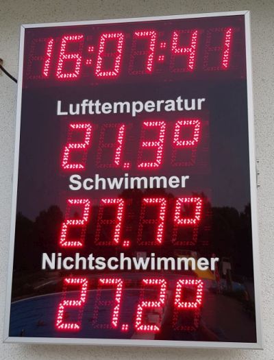 Groe Anzeigetafel Uhrzeit Temperatur