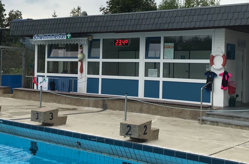 Schwimmbad LED Aussenanzeige