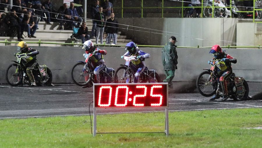 Große LED Stoppuhr bei Speedway Euro und U21 WM Große LED Stoppuhr bei Speedway Euro und U21 WM
